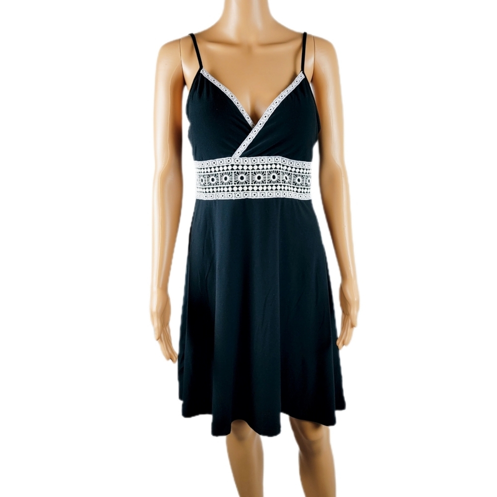 SO NWT Black Surplice Dress White Crochet Medium